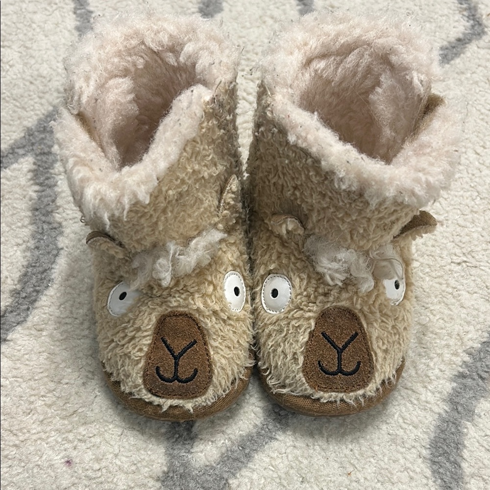 Adorable EMU Australia Baby Llama Walker Booties